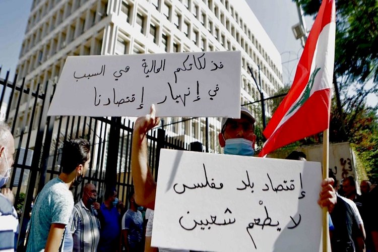 وسط غياب الحلول.. هل ينزلق لبنان نحو الانهيار الاقتصادي؟