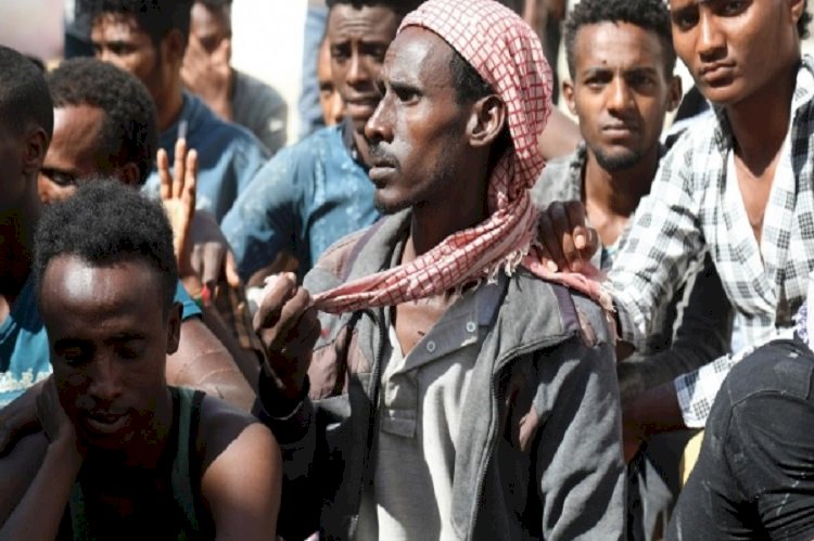 بعد وصول 57 جثة.. كيف تغري ميليشيا الحوثي الأفارقة للهجرة إلى اليمن؟