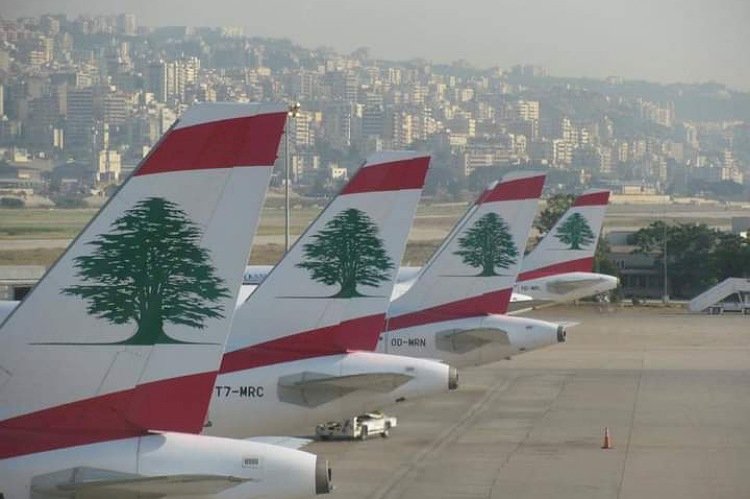 بعد أزمات متتالية.. اللبنانيون يهربون من الانهيار بجوازات سفر