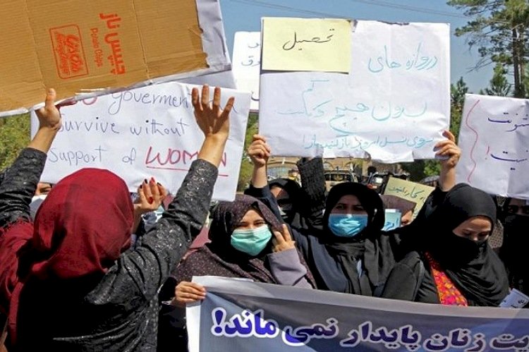 تظاهرة نسائية في أفغانستان ضد طالبان للمطالبة بحقوق المرأة