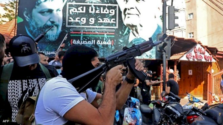 لبنان يعيش أكبر أزمة في تاريخه.. خبراء يكشفون دور حزب الله في تخريب البلاد