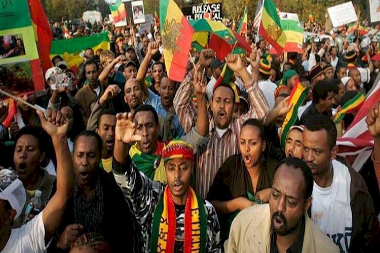 أوضاع كارثية في إثيوبيا.. تقدم جبهة تيجراي.. وحكومة آبي أحمد تواصل جرائمها بحق الشعب