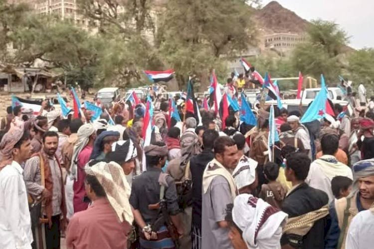 غضب واسع في شبوة وعتق لاستمرار انتهاكات الحوثي وخيانات الإخوان