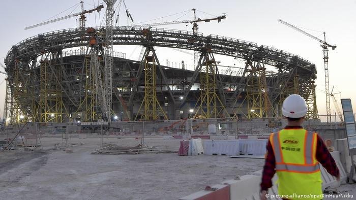 تقارير توثق تعسف قطر مع العمال الوافدين