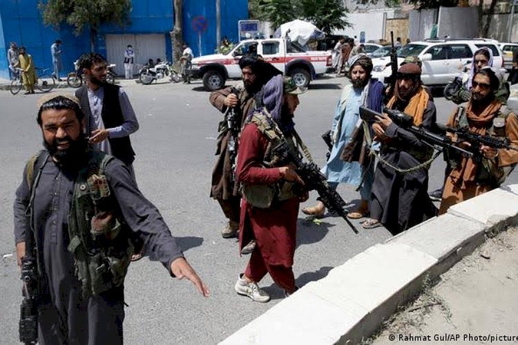طالبان تحرم النساء من السفر واستخدام وسائل المواصلات