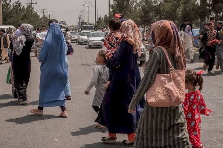 الحصاد المُرّ في أفغانستان.. عودة طالبان تنتهك حق النساء في الحياة