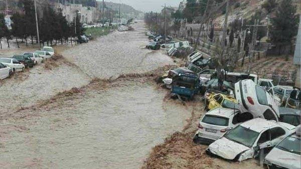 قتيلان و4 مصابين.. إيران تواجه فيضانات عنيفة ببنية تحتية متهالكة