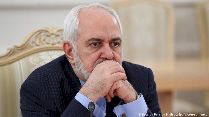 خلافات النظام الإيراني إلى العلن.. سر تغيُّب ظريف عن اجتماع رئيسي