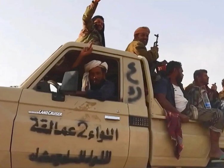 قوات العمالقة تُحرِّر مناطق جديدة في مأرب.. وانهيارات قاسمة في جبهات الحوثي