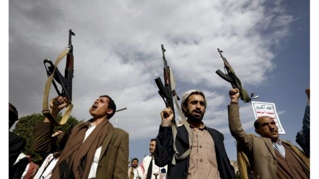 الحوثي يتكبد خسائر كبرى على يد قوات العمالقة.. ماذا يحدث في اليمن؟