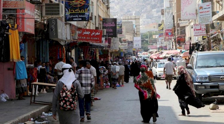 الاقتصاد اليمني نحو مزيد من الانهيار.. أول ضحايا الحرب