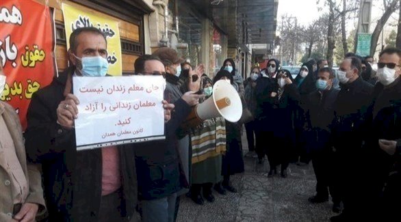 رغم تصاعد الضغوط الأمنية.. معلمو إيران يواصلون الإضراب ضد الحكومة
