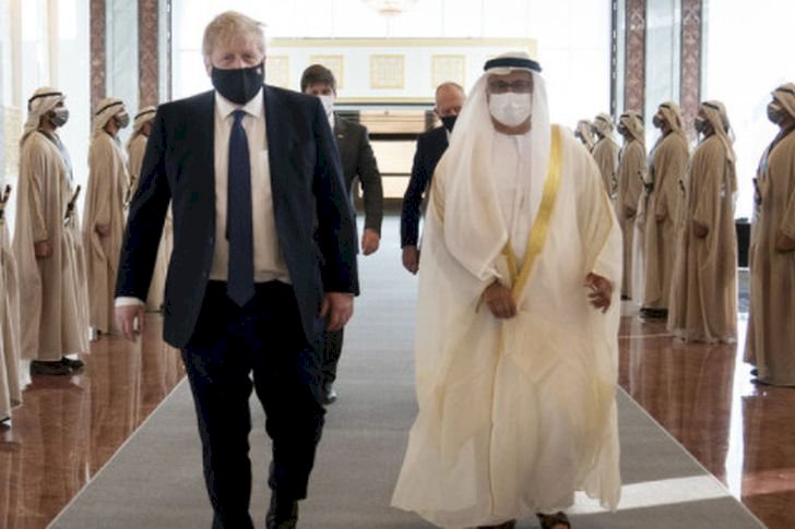 جونسون يزور الإمارات لبحث العلاقات الإستراتيجية