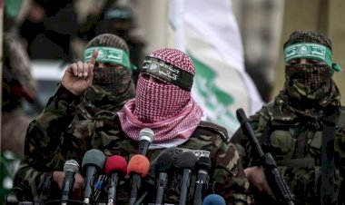 تحت ستار المساعدات الإنسانية.. قطر تنقل الرواتب الشهرية لحركة حماس بغزة