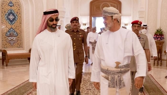 علاقات وشراكة قوية.. الشيخ طحنون بن زايد في زيارة هامة لسلطنة عمان