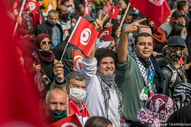 خطة حركة النهضة لاستغلال البنك الدولي للضغط على تونس