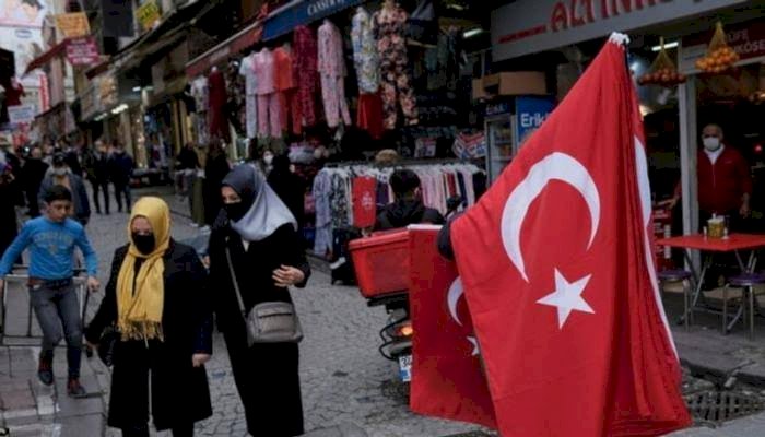 بعد موجة تضخم قياسية.. الأتراك يترقبون موجة ارتفاع أسعار جديدة