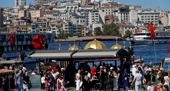 سرقة واعتداءات.. تركيا تواصل إرهابها باستهداف السياح العرب