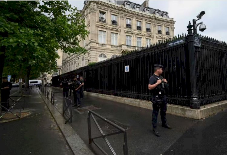 تفاصيل مقتل حارس داخل السفارة القطرية في باريس واعتقال الجاني