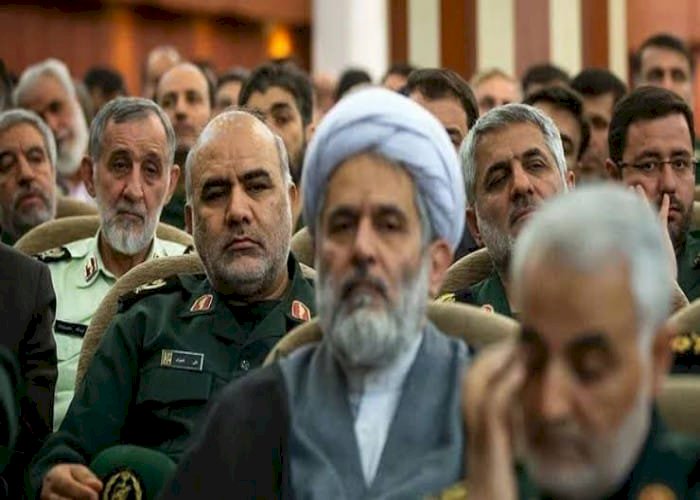 إيران: كيف كشفت إقالة طائب هشاشة الأنظمة الأمنية الإيرانية؟