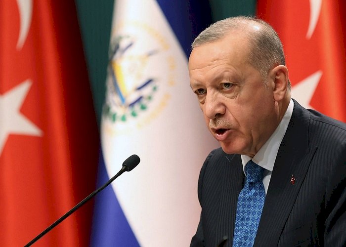أردوغان يلقي بالمهاجرين في محرقة سوريا لكسب ود الأتراك قبل الانتخابات