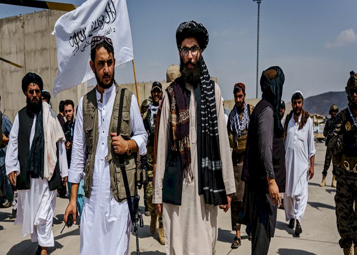 أفغانستان.. طالبان تقتل عشرات العسكريين السابقين والحقوقيين