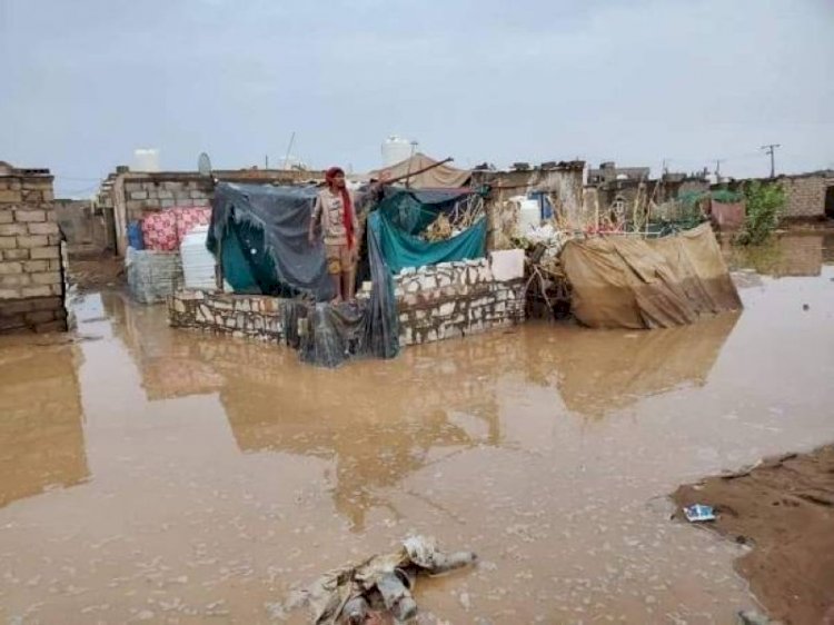 محلل يمني يكشف جرائم الحوثيين لنهب ثروات اليمنيين رغم أزمات السيول والفيضانات