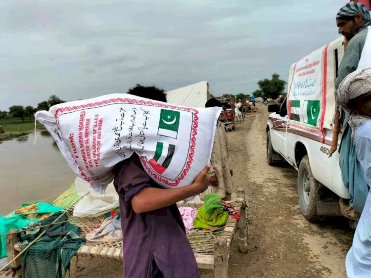 محللون: الجهود الإنسانية لدعم ضحايا فيضانات باكستان تعكس نهج الإمارات