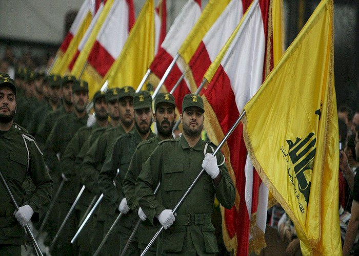أسوشيتد برس: كيف تحوّل حزب الله من المقاومة إلى الولاء المطلق لإيران