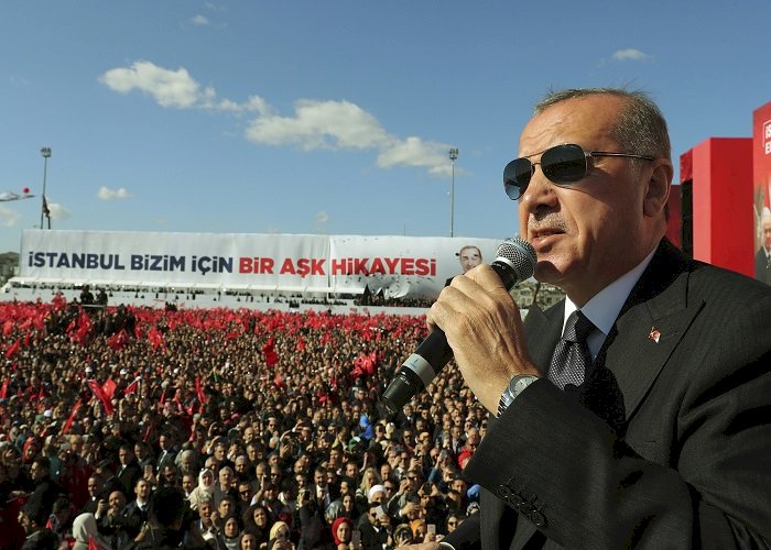 في اجتماع سري.. أردوغان يستخدم القروض لإنقاذ ما تبقى من شعبيته