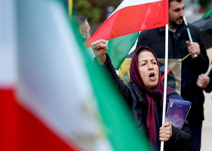إيران.. الاحتجاجات الإيرانية تبلغ ذروتها ضد رئيسي وخامنئي