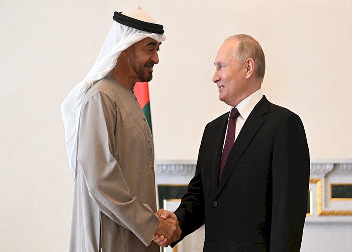 روسيا.. بوتين يشيد بجهود رئيس الإمارات لنبذ العنف في أوكرانيا