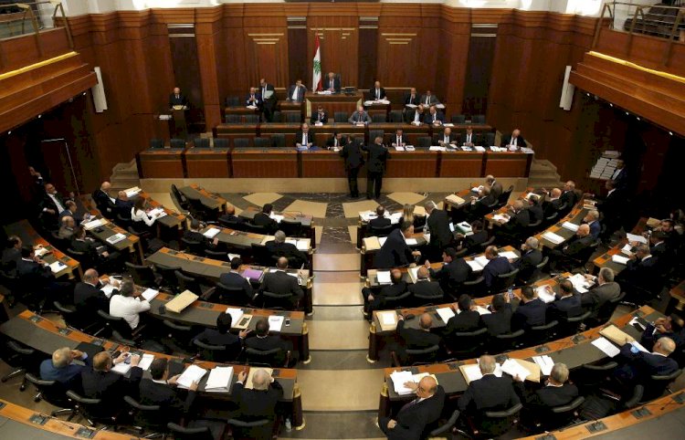 لبنان.. تناحُر القوى السياسية يضع البلاد في موقف خطير.. ما السيناريوهات المحتملة؟
