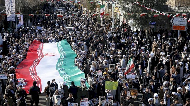 هل يشهد عام 2022 نهاية حكم الملالي في إيران؟