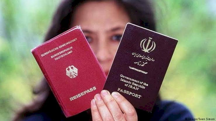 مزدوجو الجنسية في إيران.. كيف تشن إيران حربها ضدهم