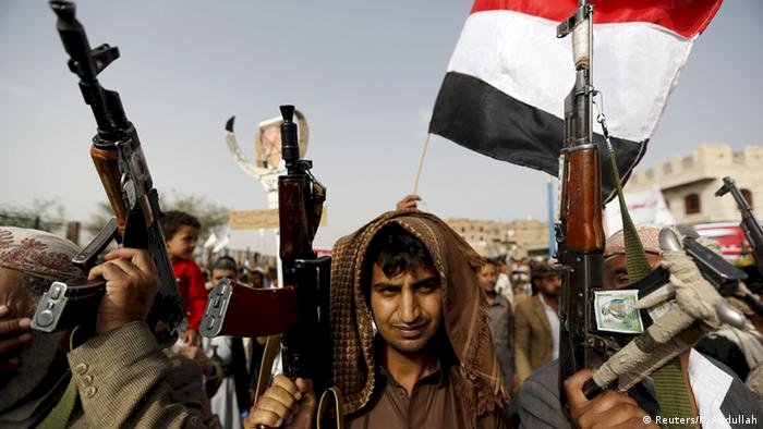 خبراء يمنيون: المجتمع الدولي فيما يخص الحوثي يقول ما لا يعمل