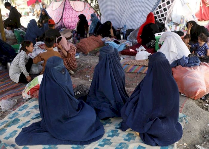 طالبان تكشف عن نيتها رفع حظر مؤقت عن تعليم النساء الأفغانيات