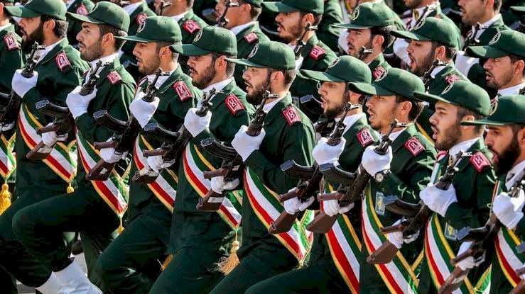 منظمة عنيفة ومتطرفة.. لماذا تسعى أوروبا لحظر حرس إيران؟