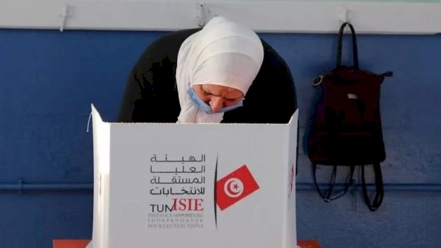 ما هو مصير الأحزاب السياسية في تونس بعد الانتخابات؟