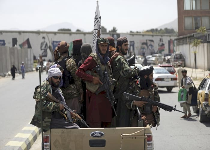 تقرير بريطاني يحذر من تحوُّل أفغانستان تحت حكم طالبان لملاذ آمِن للإرهابيين من جديد