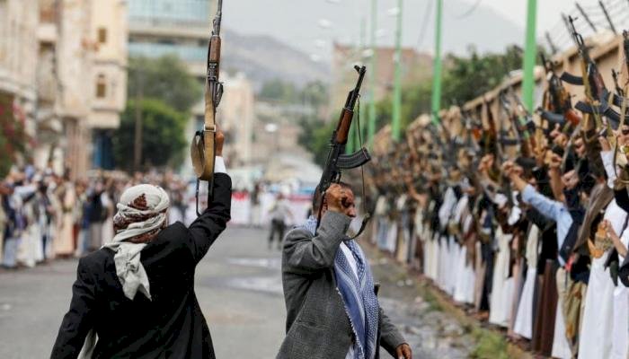 صفقة تبادُل تكشف حقيقة العلاقات بين الحوثي والقاعدة في اليمن.. ما التفاصيل؟