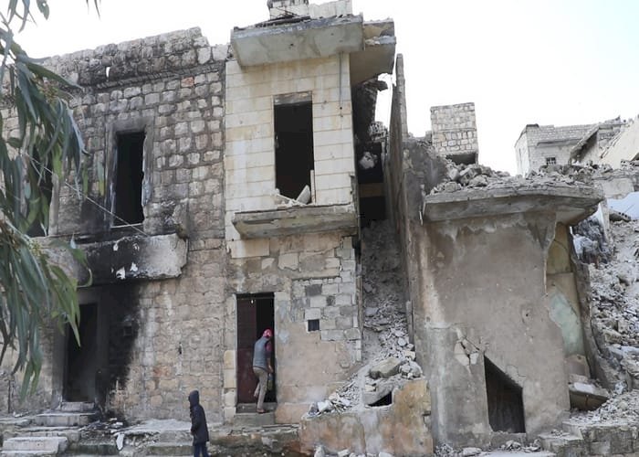 بعد الزلزال المدمر.. تفاقم المأساة المعقدة في سوريا التي مزقتها الحرب