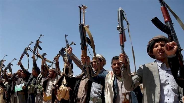 معهد دول الخليج يحذر الحكومة اليمنية من الاستماع للحوثي أو تقديم تنازلات