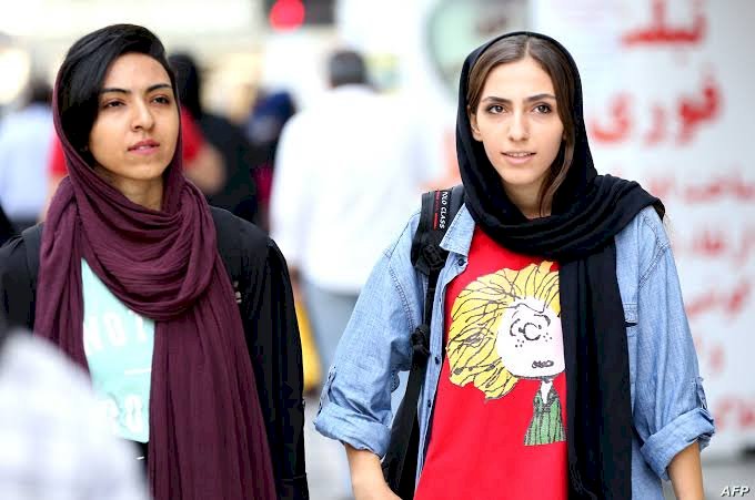 الحجاب الإلزامي في إيران.. شهادات ودلالات جديدة تكشف تورط الملالي بمقتل مهسا أميني