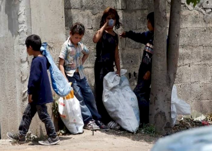 تضاعُف معاناة أطفال الشوارع وذوي الإعاقة في لبنان بسبب الأزمة الاقتصادية الطاحنة