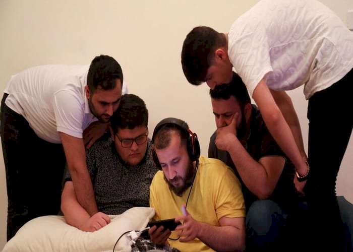 بسبب اقتصاد البلاد المتعثر.. الشباب العراقي يكسب قوت يومه من ألعاب الفيديو والتيك توك