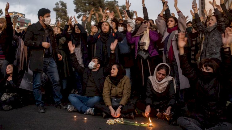 في الشهر السادس للاحتجاجات.. هل تنجح النساء في تغيير قوانين القمع الإيرانية؟
