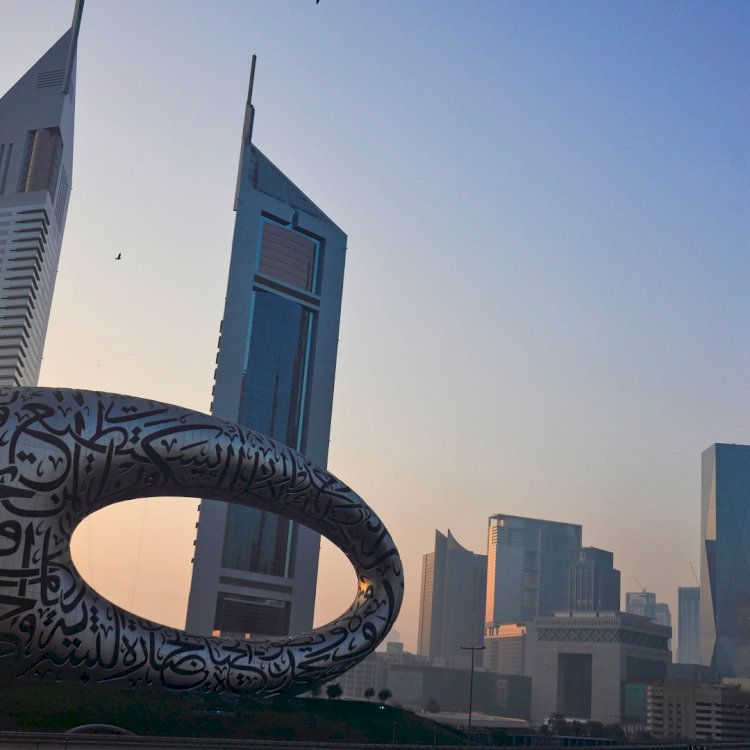 فايننشال تايمز: الإمارات مثال يُحتذى به عالميًا لمواجهة تغيُّرات المناخ