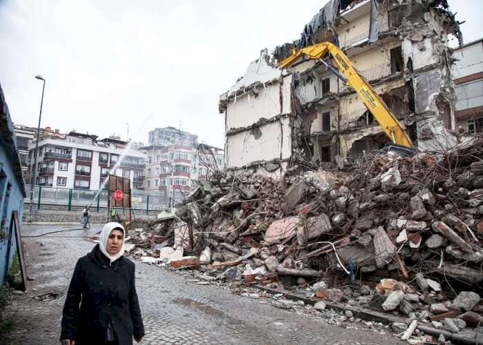 رحلة البحث عن منزل آمِن.. الأتراك يواجهون أزمة كبرى بسبب المساكن