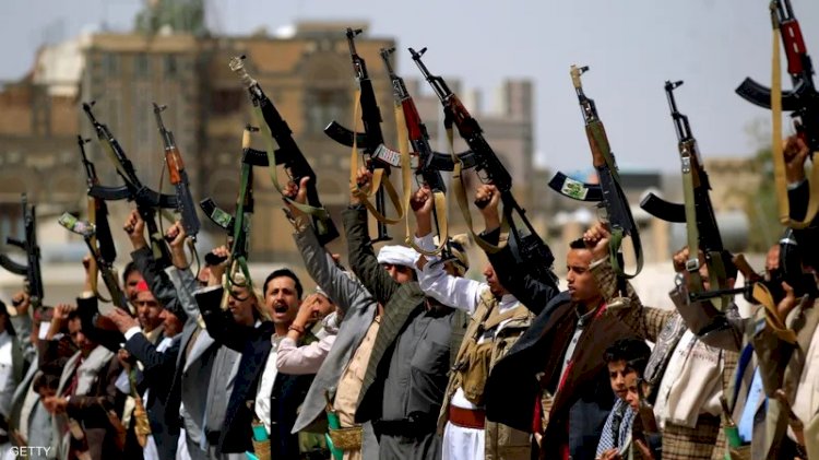 محلل يمني: الحوثي لا يلقي بالاً لمعاناة الشعب اليمني ويواصل جرائمه
